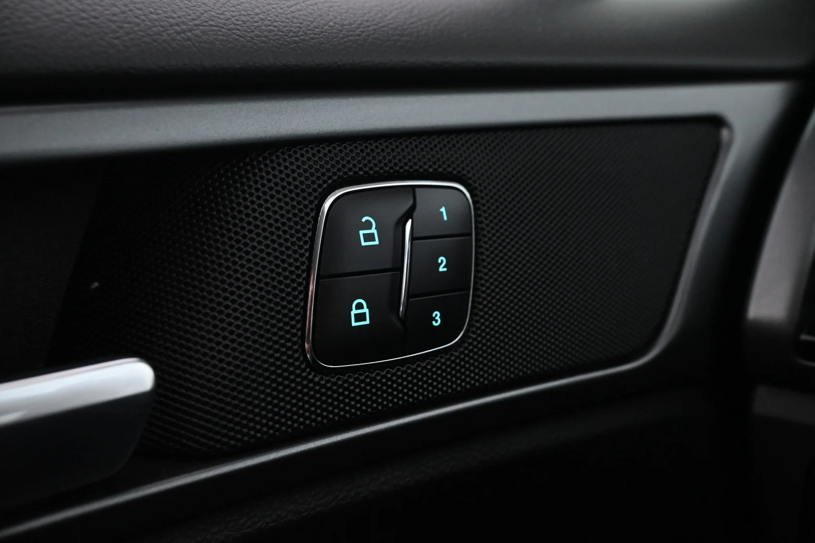 Car Image - ZmIA4vsmnzL9aIGvbjycO