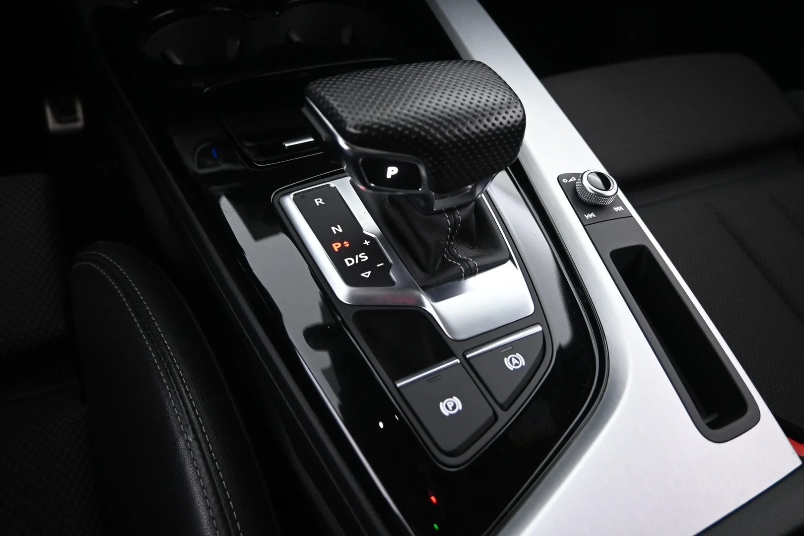 Car Image - ZyyYGUn5zPXO5kHprq1PU