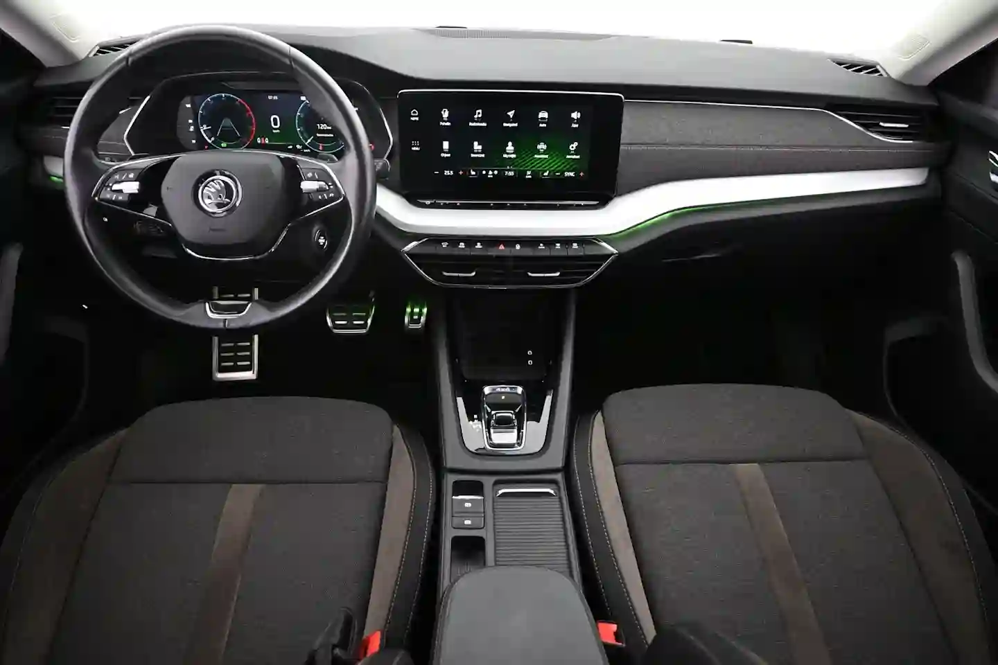 Car Image - UunPpROg0z6VOzF8VRda9