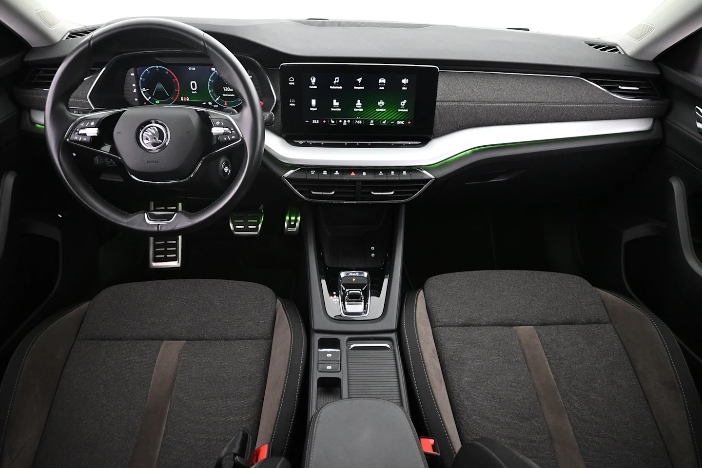 Car Image - UunPpROg0z6VOzF8VRda9