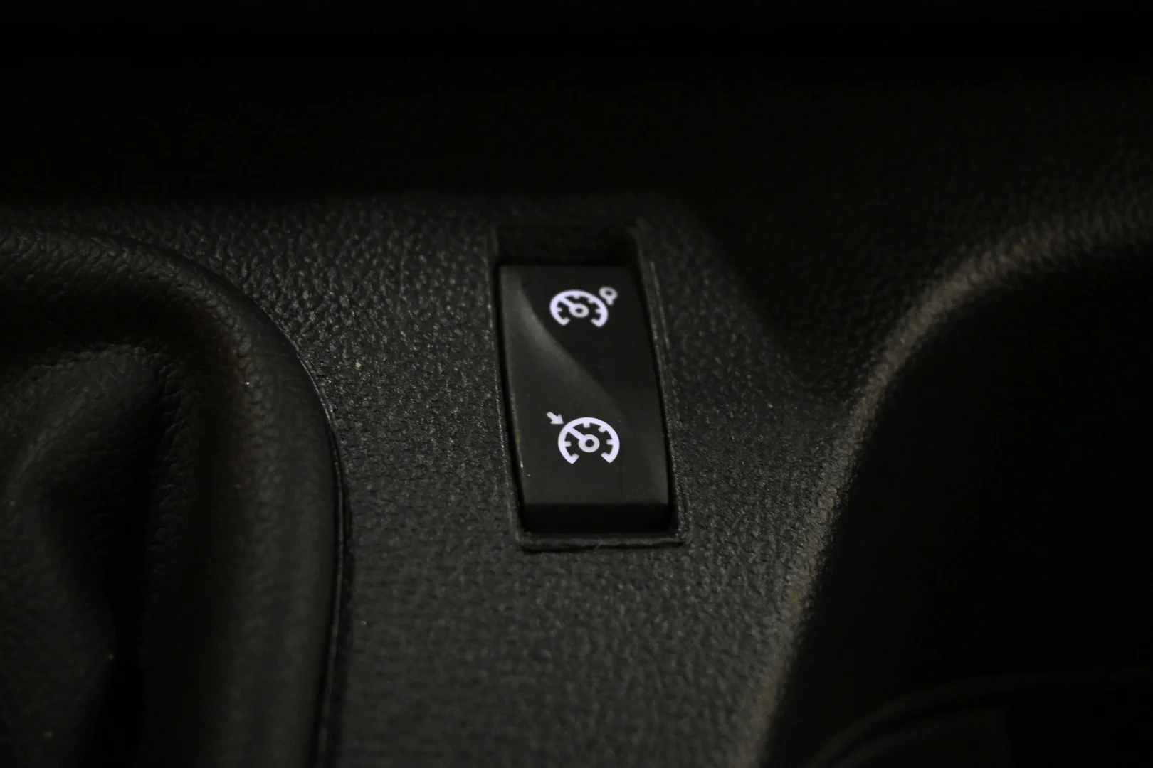 Car Image - 2qIXNSdCXGXkeHk13uRYDm