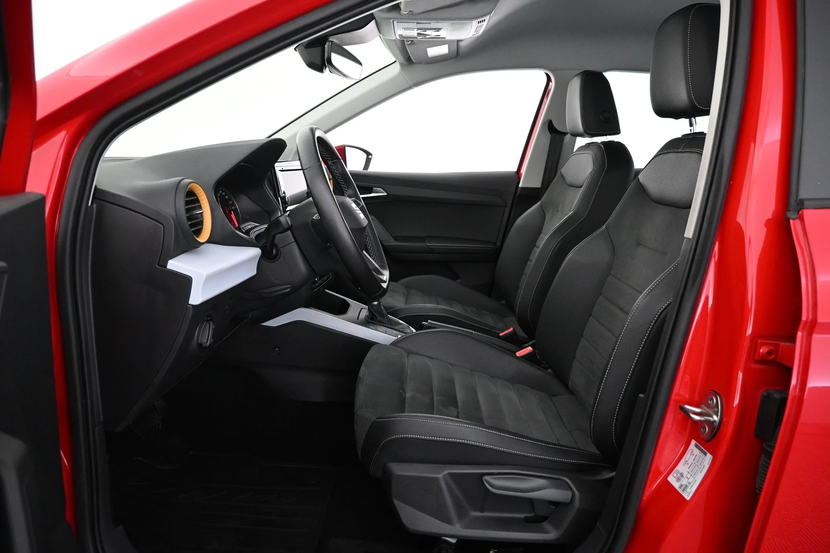 Car Image - YJHhxhOAwgnxXOTw4169y