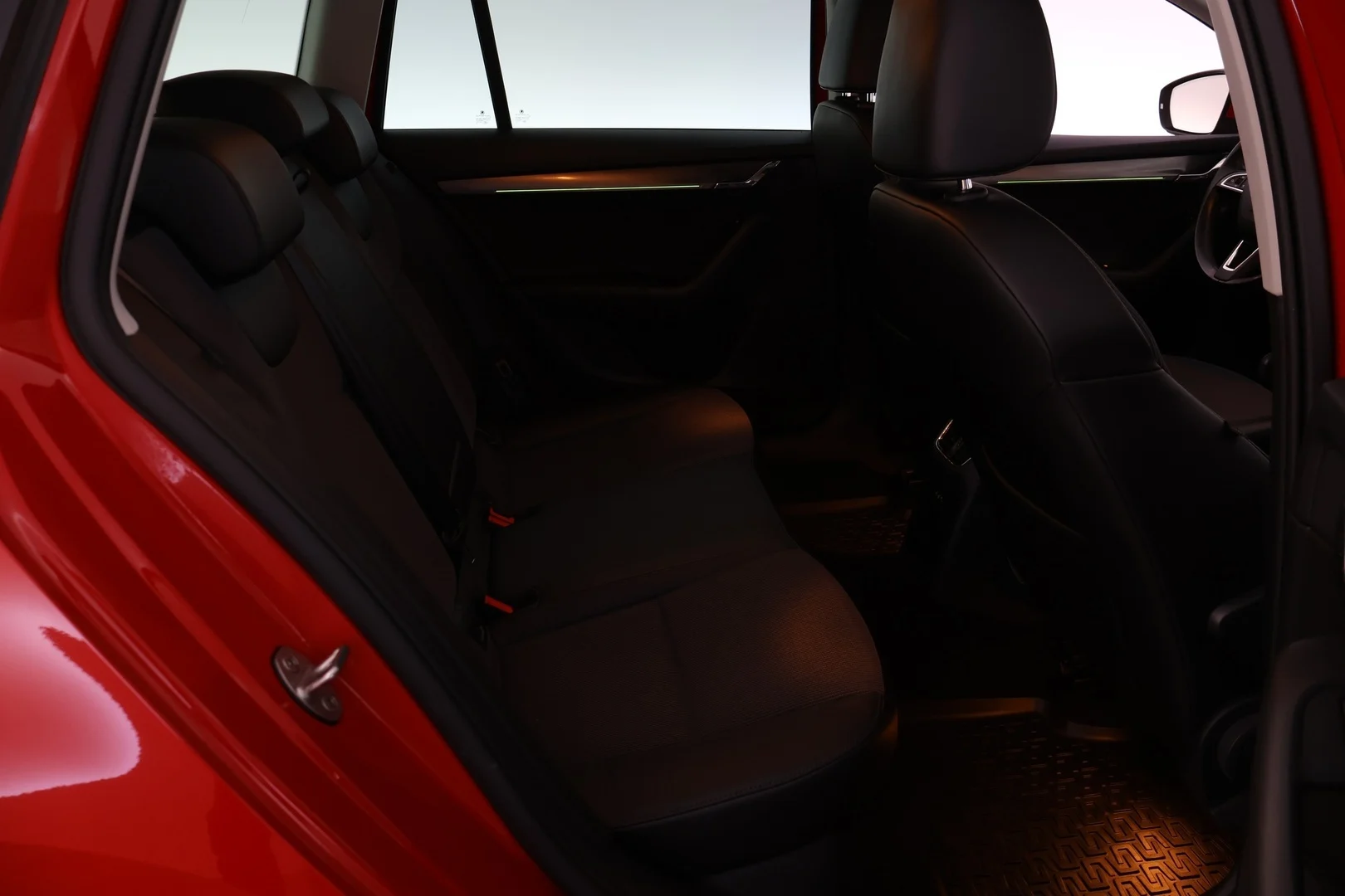 Car Image - 3tC5jKnGxh7WOO91jIADQv