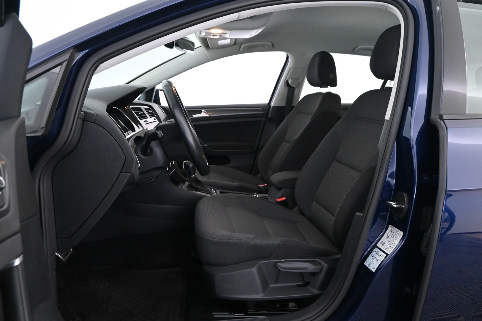 Car Image - 2MCyHiV4Wq3RFJVuyLsZyK