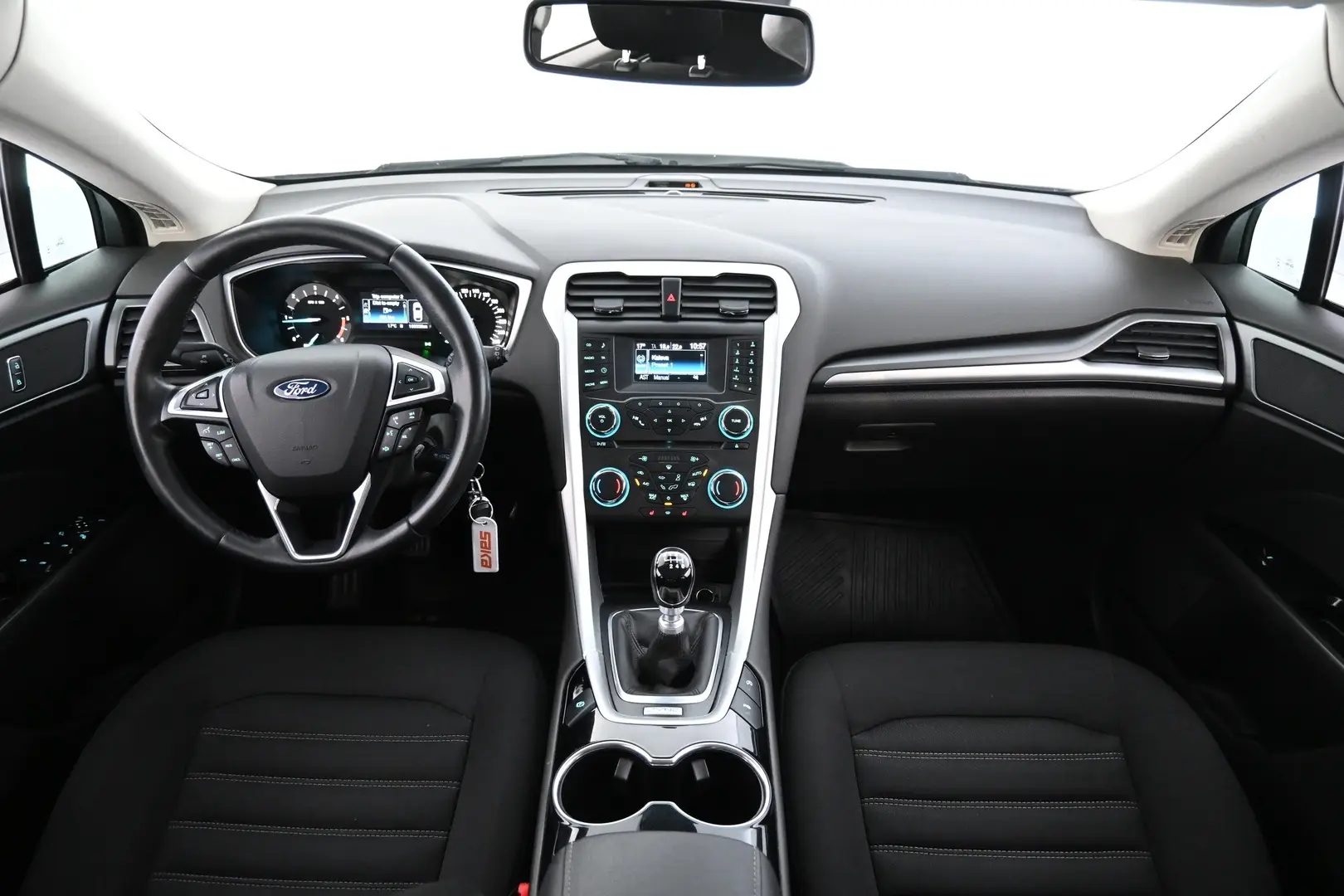 Car Image - 6fXmm6jfspcCfXrKNEWZcB