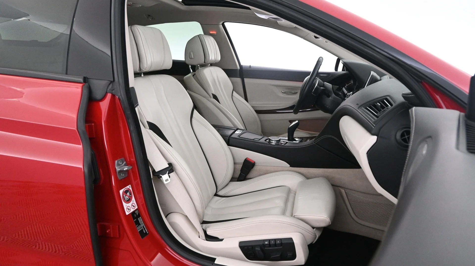 Car Image - 7LdyuK812kDRzoSNNe7OPS
