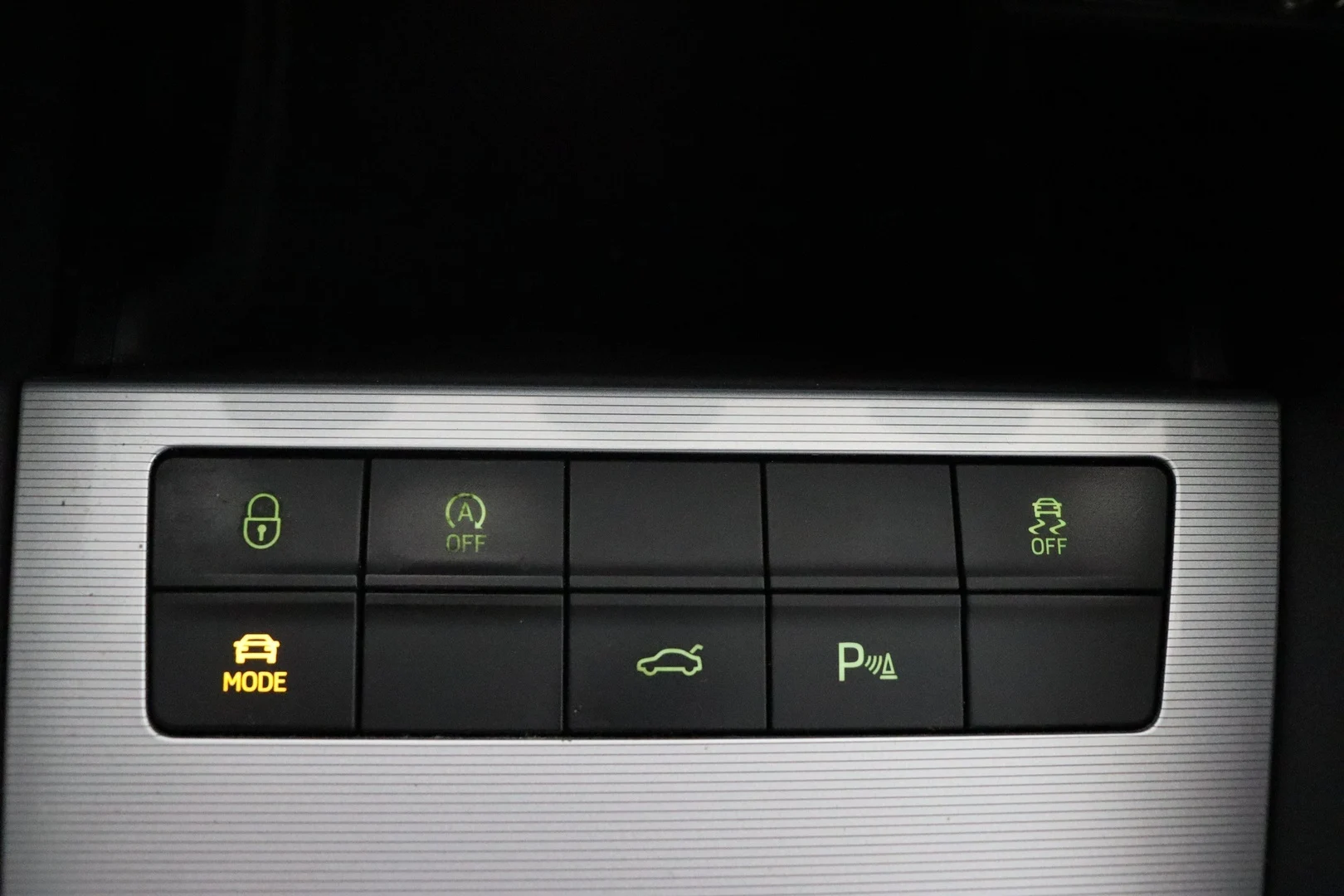 Car Image - 19iayJ62SD4HaOQELJrBDH