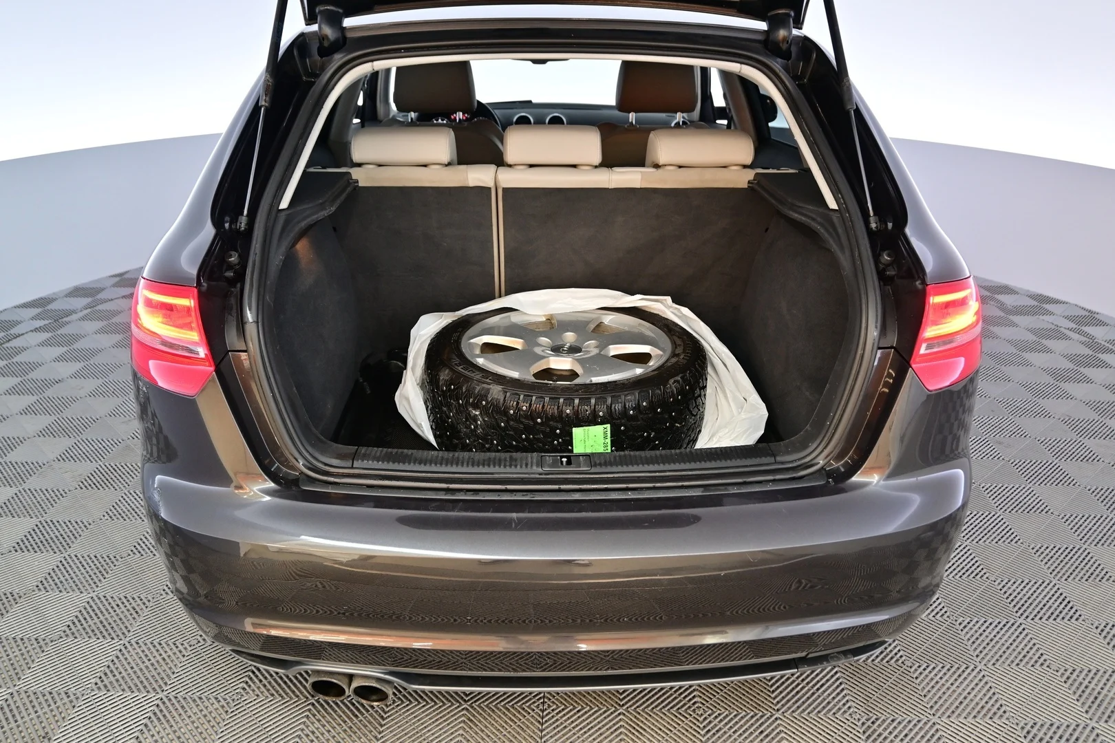 Car Image - 6D4QNfOpc7V3AVfXlB1wYA