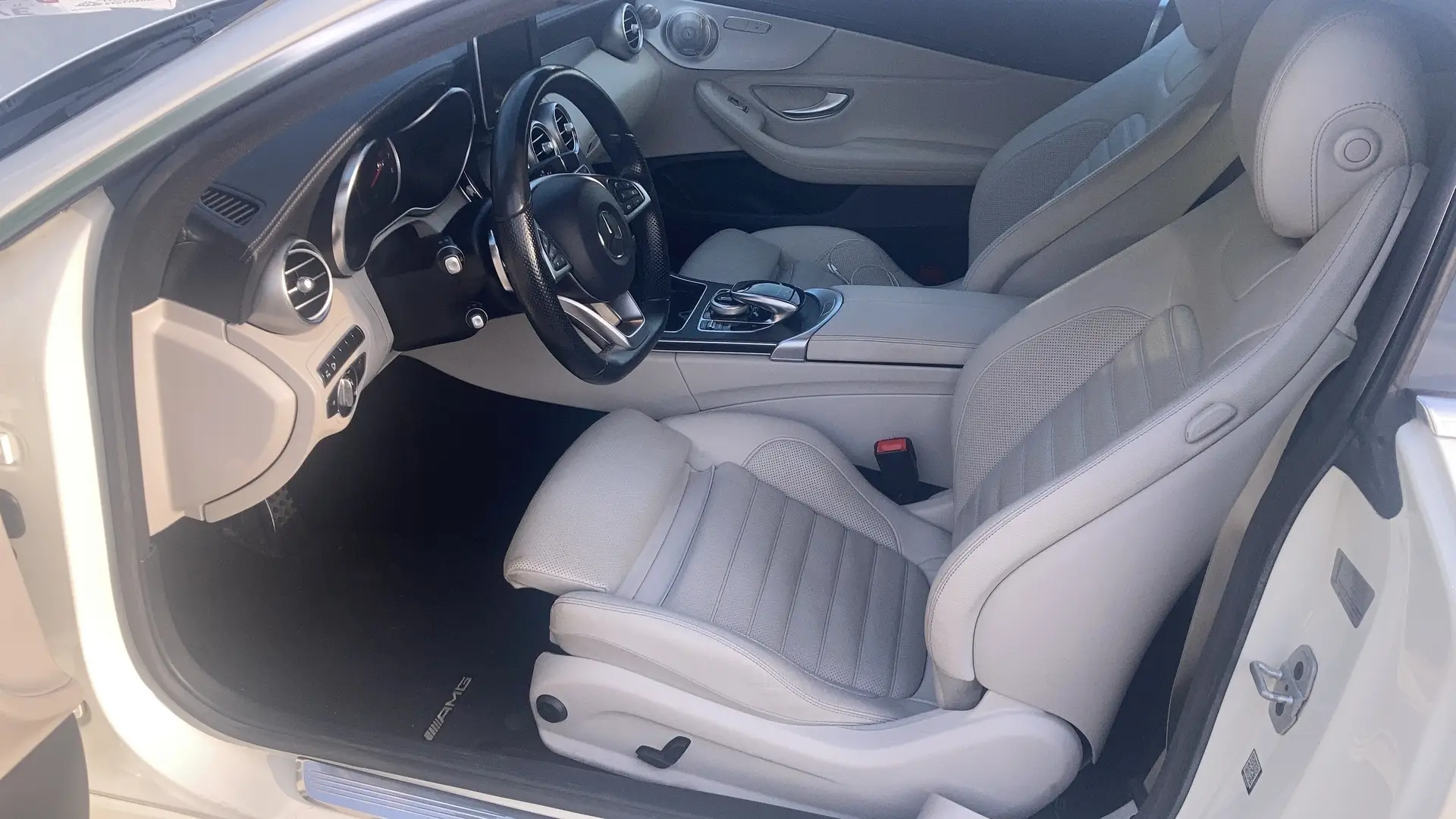 Car Image - m8cba6vv55v4fMtx3KEJe