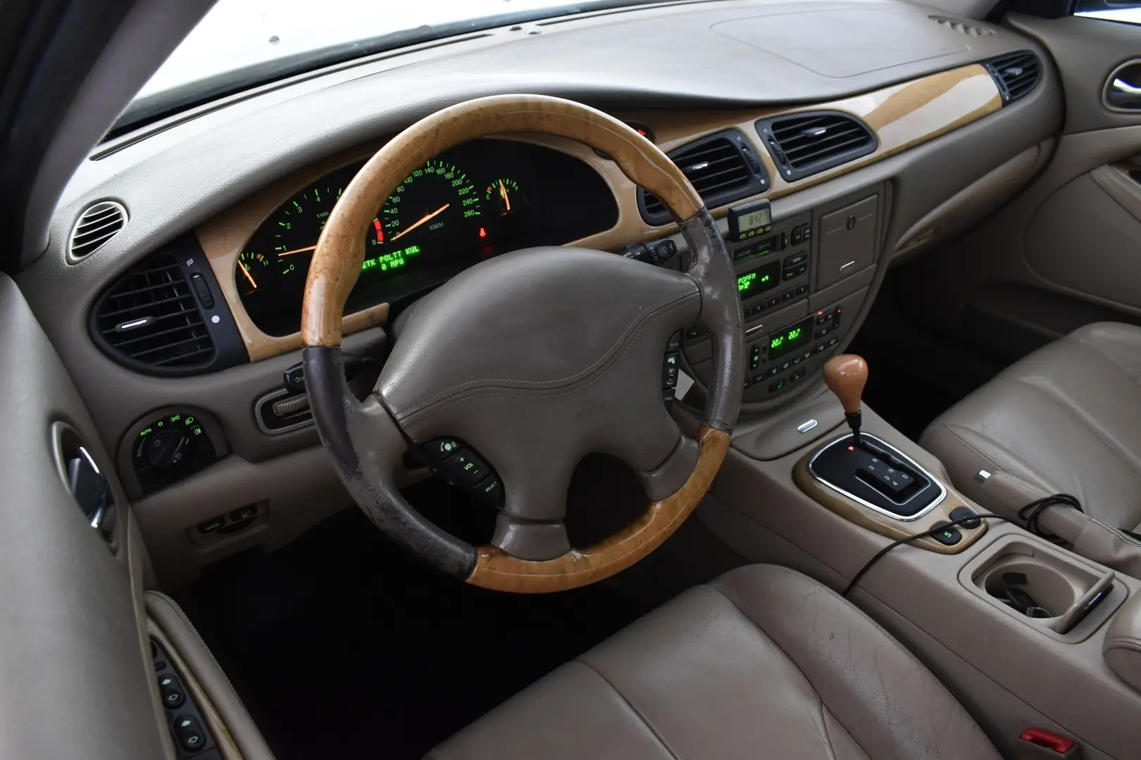Car Image - 2DEJxGvOJaGN9yZaz46Np1