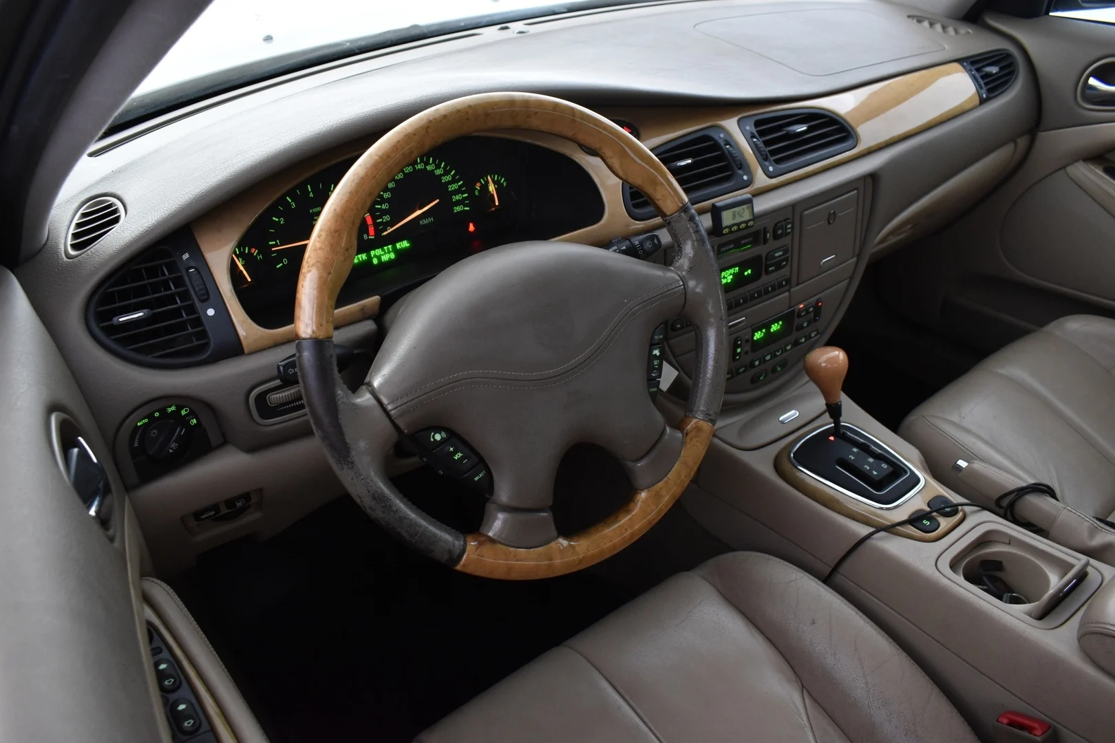 Car Image - 2DEJxGvOJaGN9yZaz46Np1