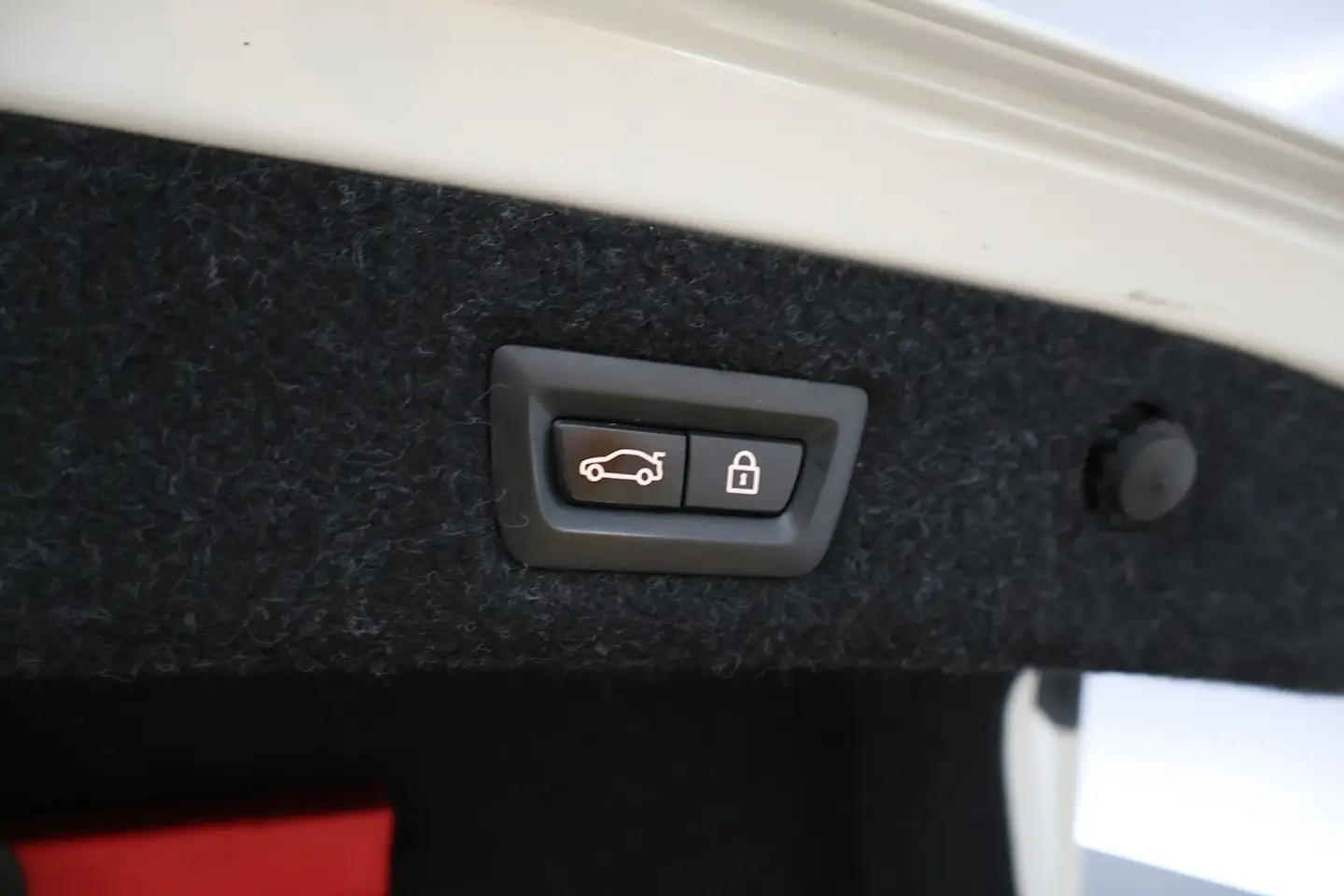 Car Image - 6zjOYggbvM9JO1jflRU1oH