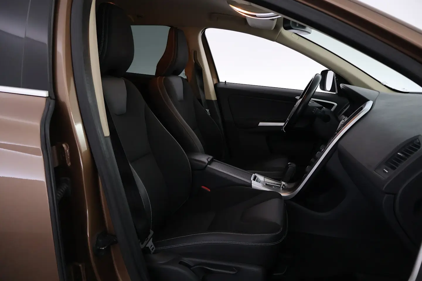 Car Image - 4hk3EM04AYzVLF725hr7um