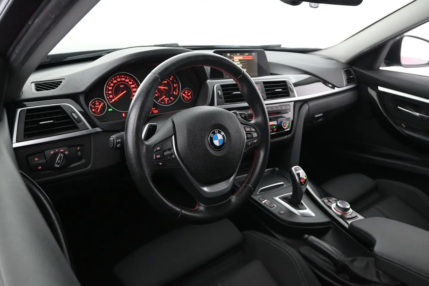 Car Image - 7jWSxeudiB5QsE2Hm0hgqS
