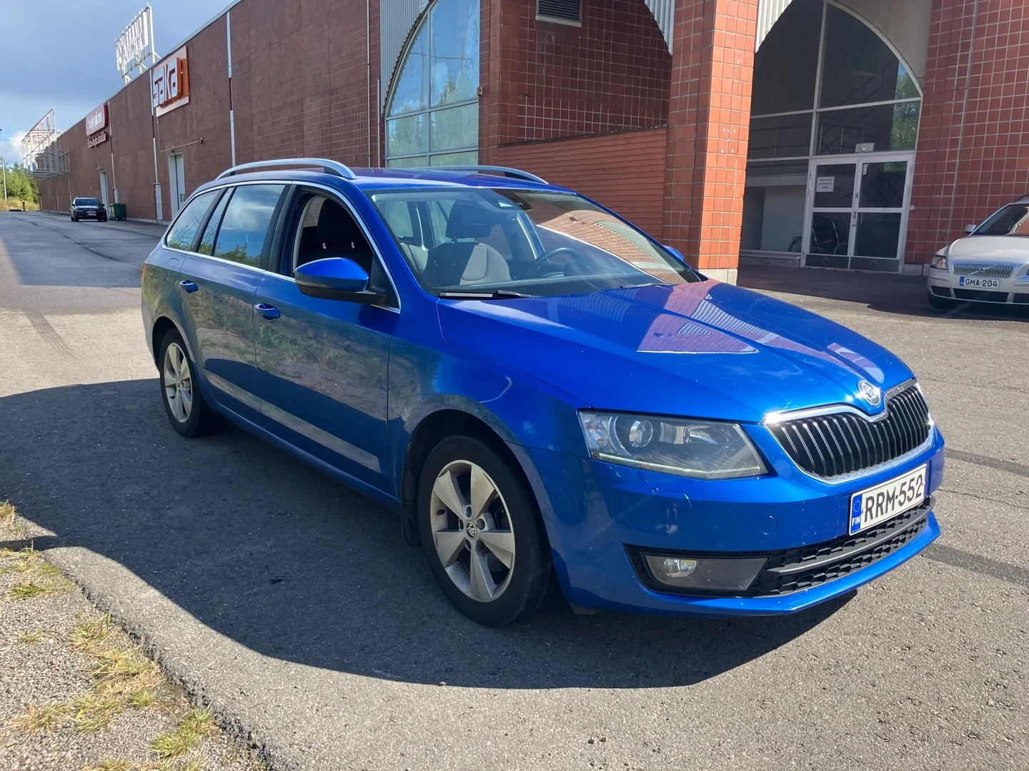 Car Image - 4CXtKXGB6DQLUurcOHVzQt