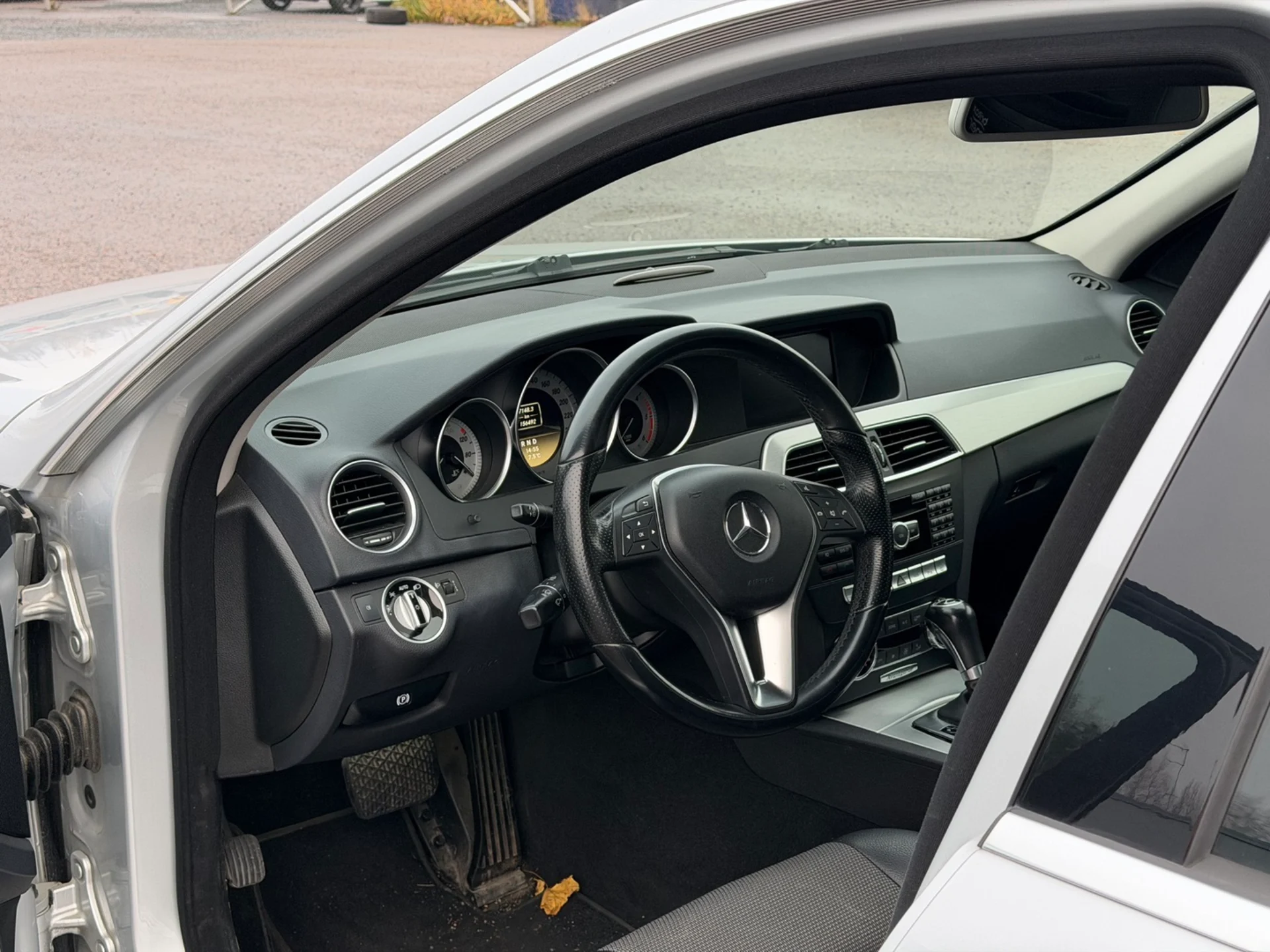 Car Image - 2O7hwF4s11TWypMQhn8PE2