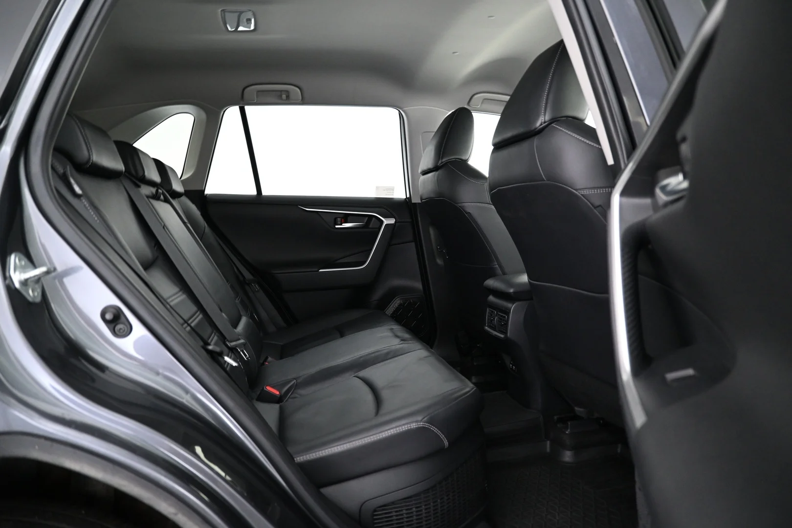 Car Image - 4FTQWU1YDwskzUuxOioviu