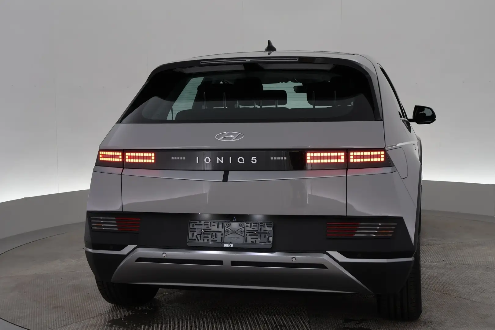 Car Image - 7F1nyAcoVd5ydqUq8I9G6S