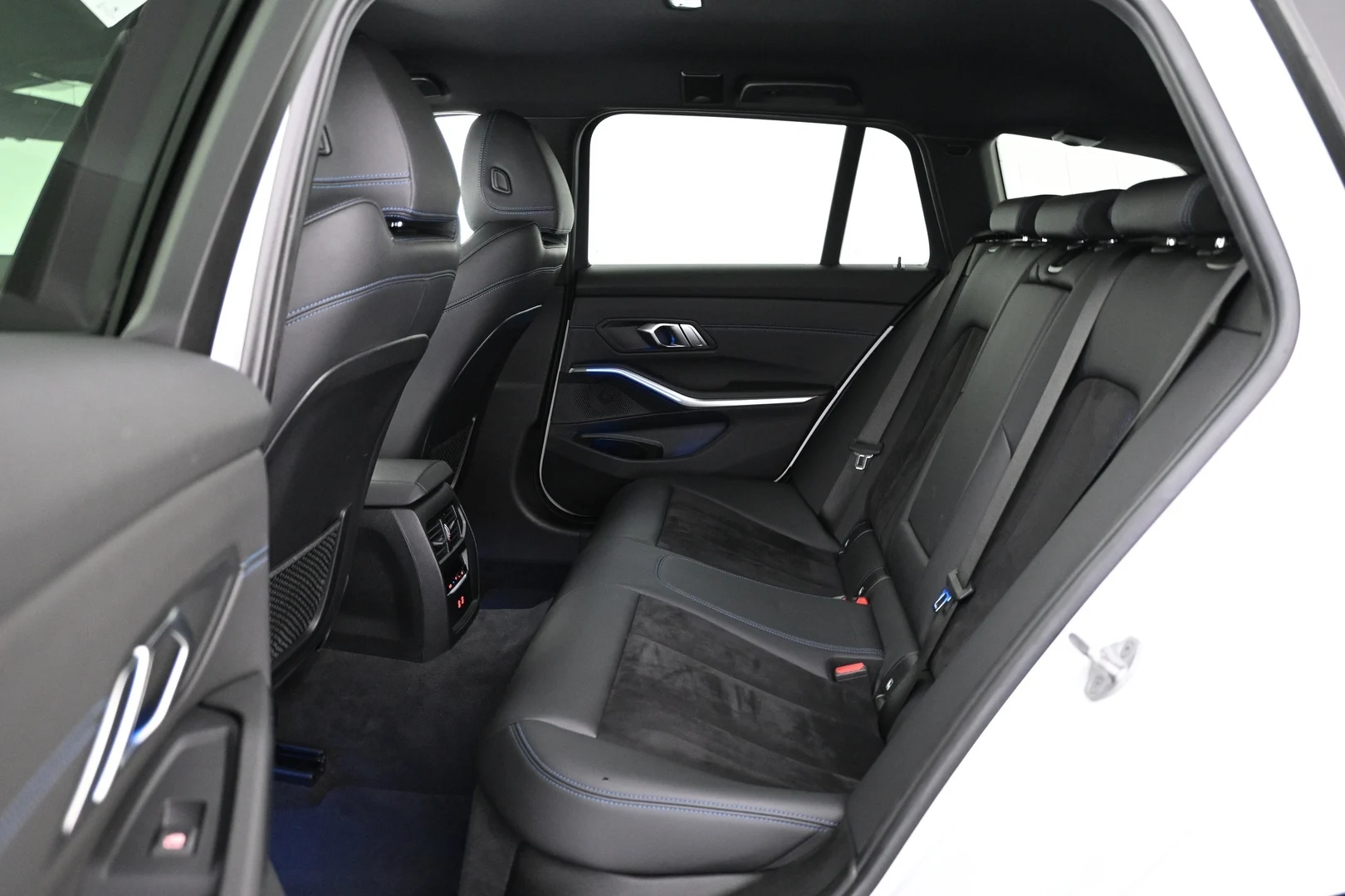 Car Image - 5VWzgbgYVLM4qPs71aKtUf