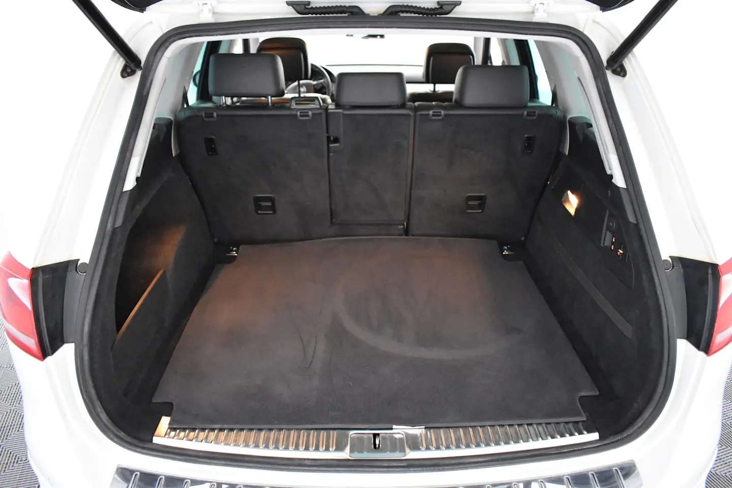Car Image - 2a7h2zXA7gkyf8r9iN0F8V