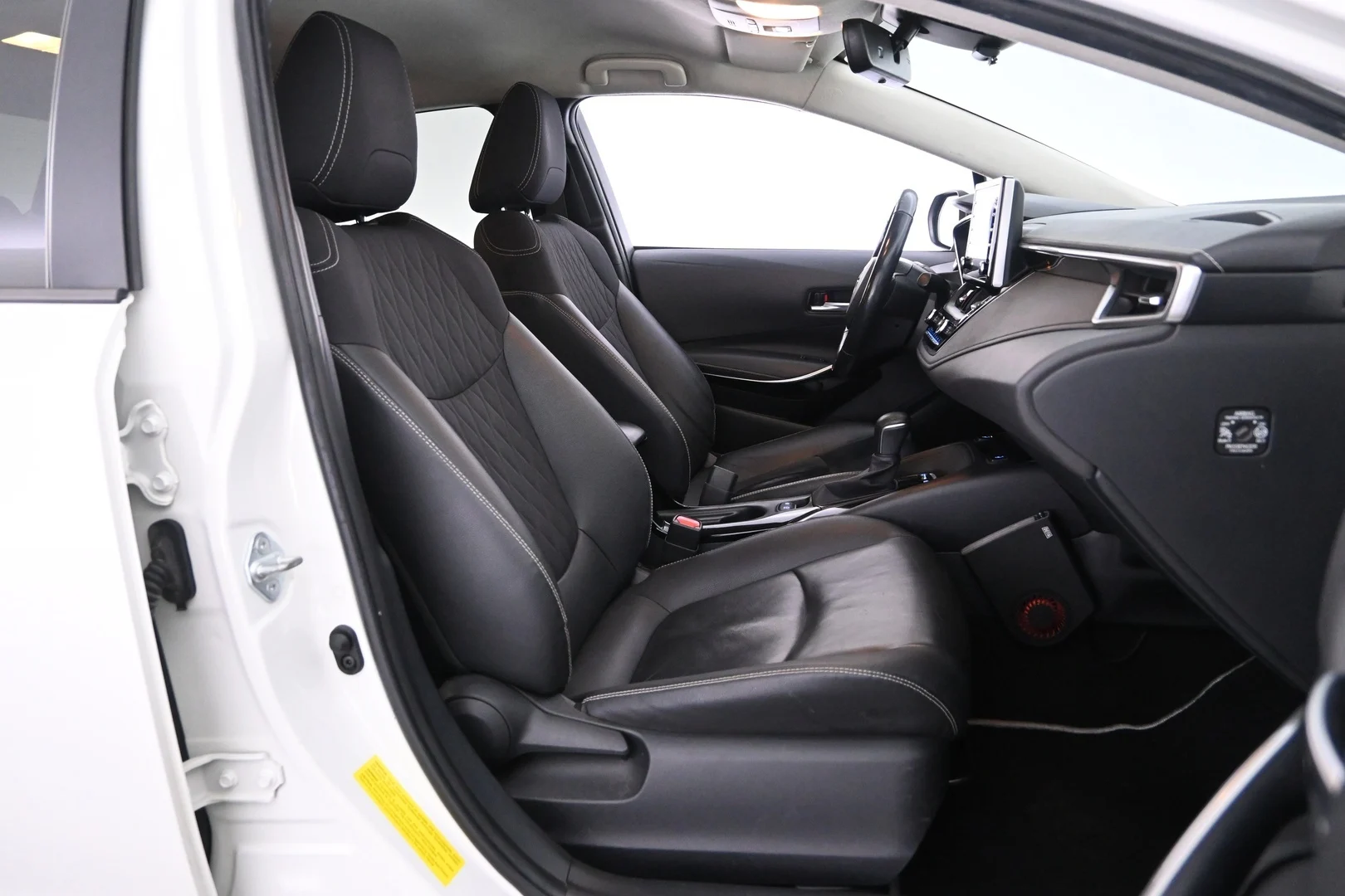 Car Image - 3oVkCmz8Noq72nYekZMZKJ