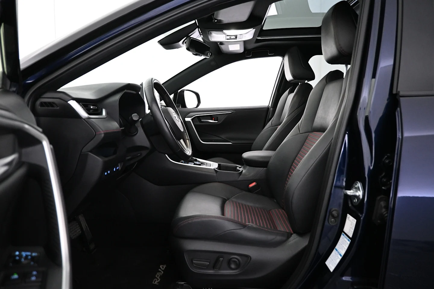 Car Image - 3EiiYGUp6XvJDncb9sjRMa
