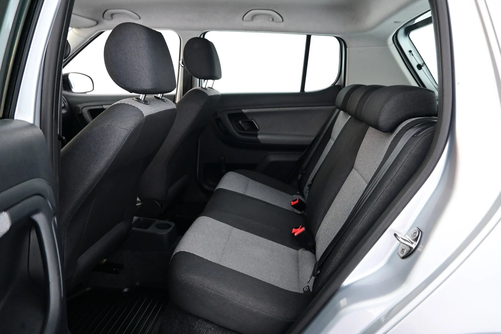 Car Image - 5ZWw5L1aQYIxjL74XygIaX