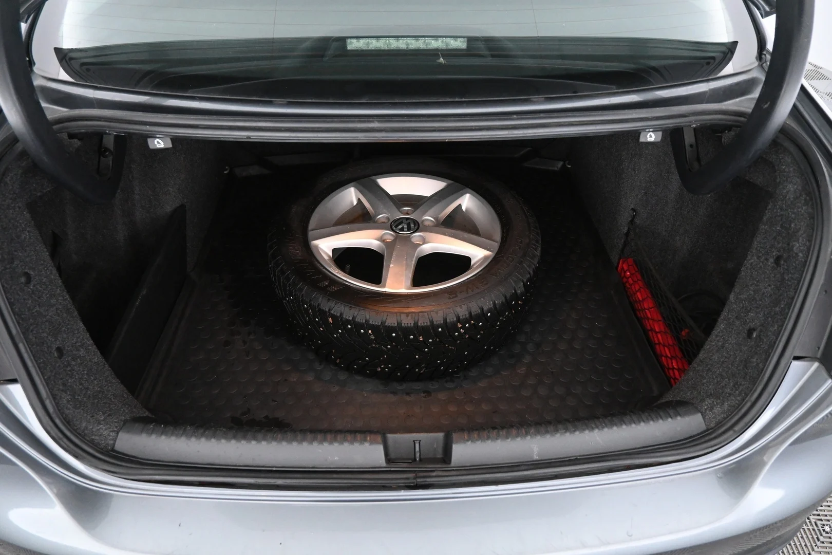 Car Image - 53lsiTqr7sfFz9kvoHIhpb