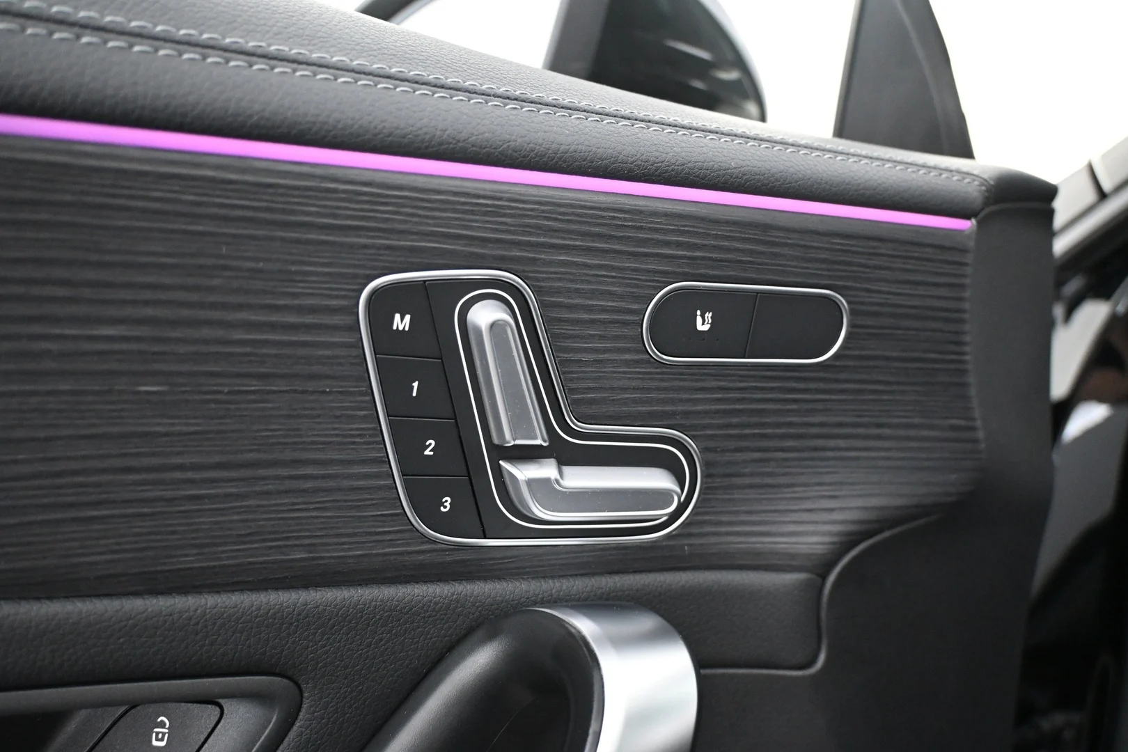 Car Image - 1chbYBBC1YN7jCrXDkYeTz