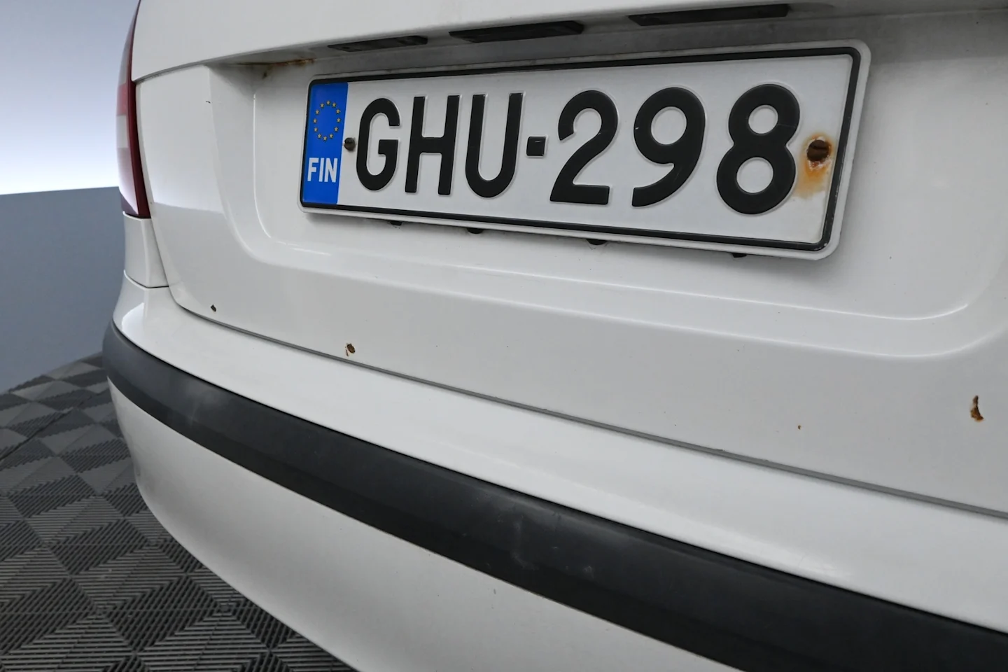 Car Image - 3AEKNisSo0Df0rKN8QrDnu