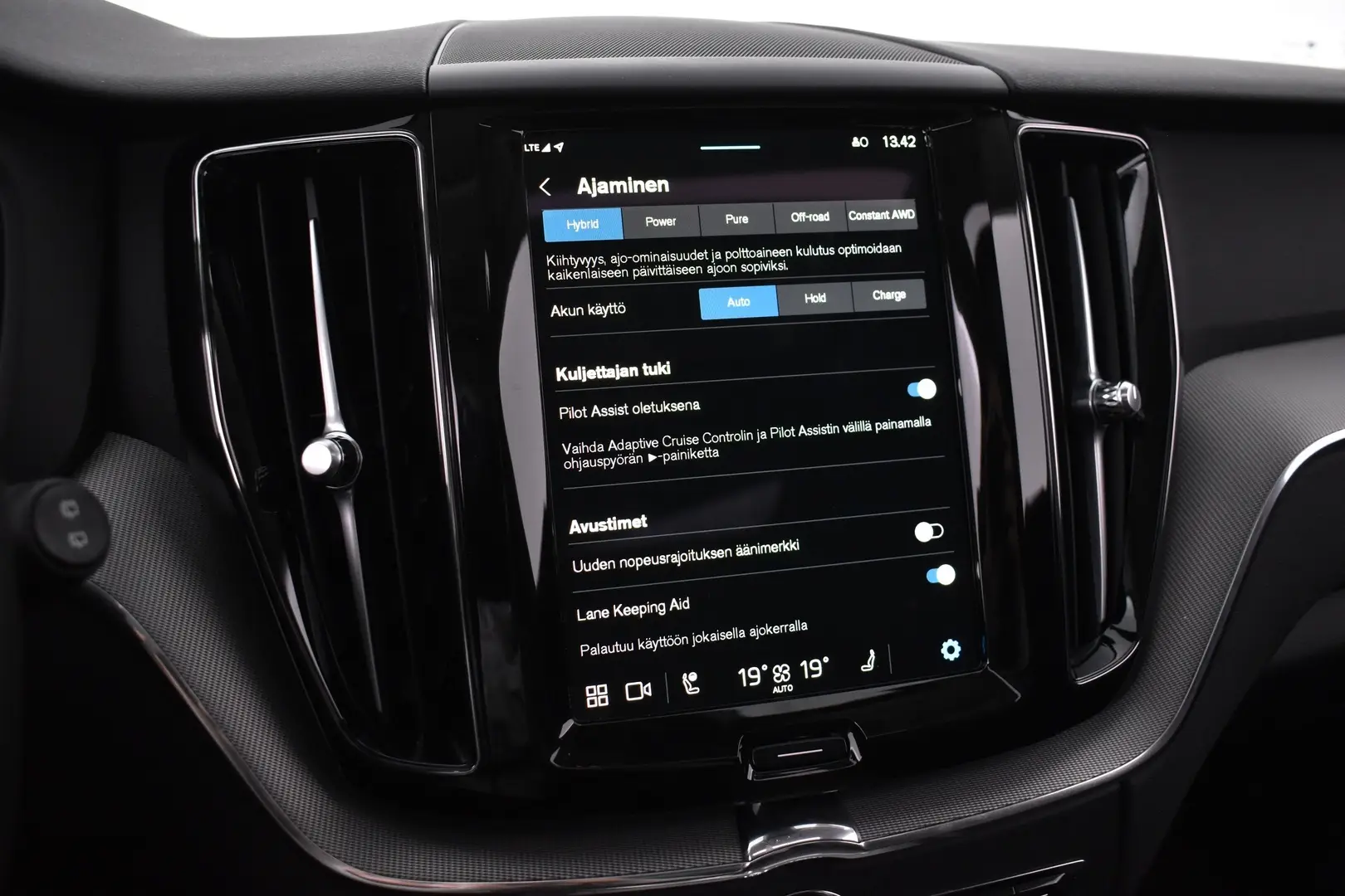 Car Image - UkDHRV7B0gWjFV2qsPc2e