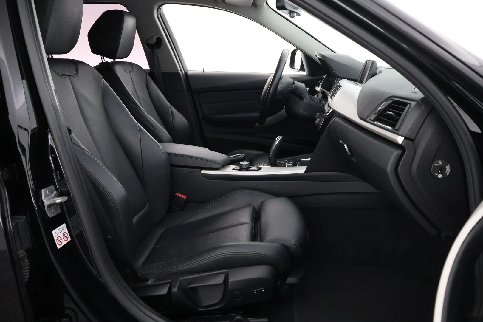 Car Image - 2vWFr6mbsPUiKOYjeDK0Zd