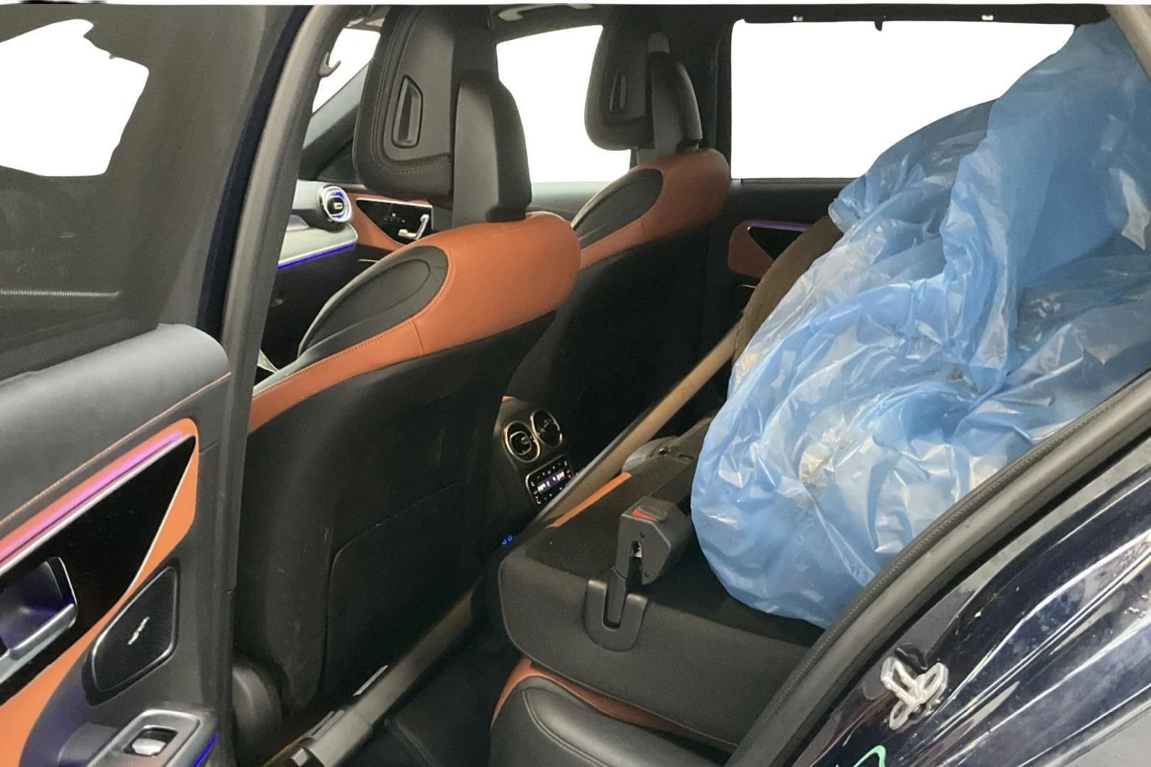 Car Image - 20aADJYwCy4Oon8YhVSUPD