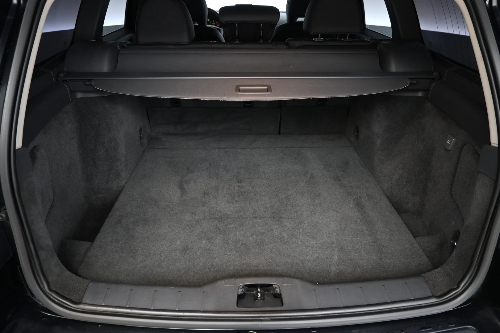 Car Image - 5ZmqDlVEinHcZxbF5yCEvc