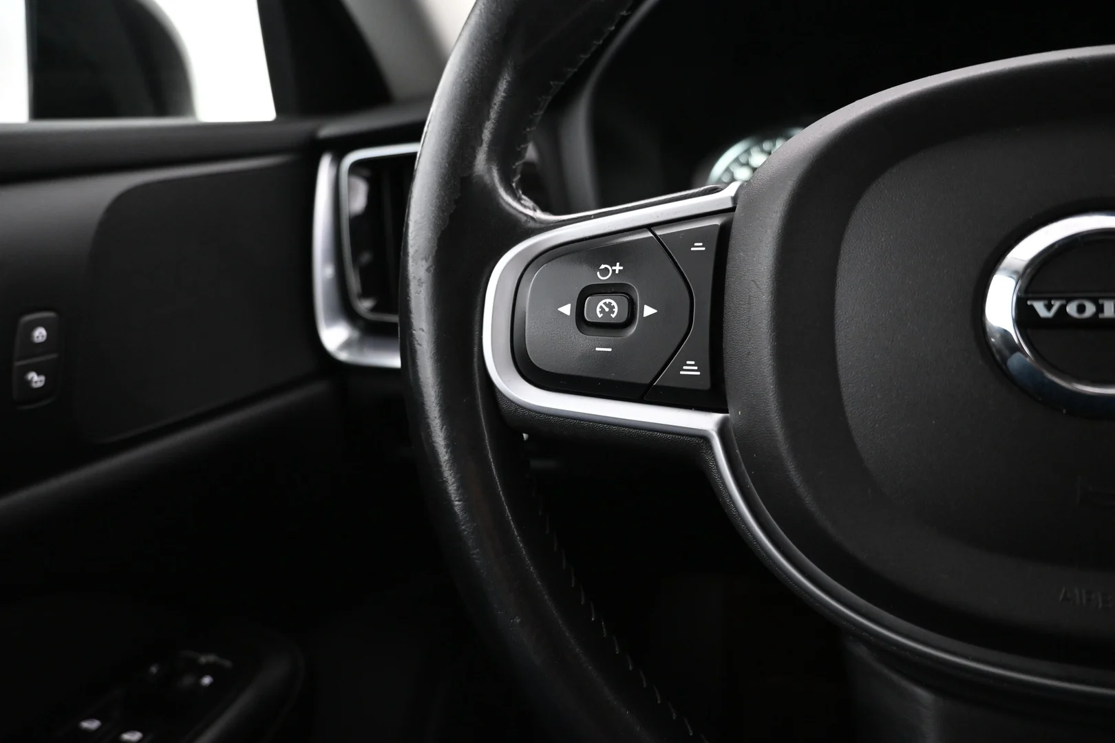 Car Image - 7A0xCciSkDr8QOfvVRblFs