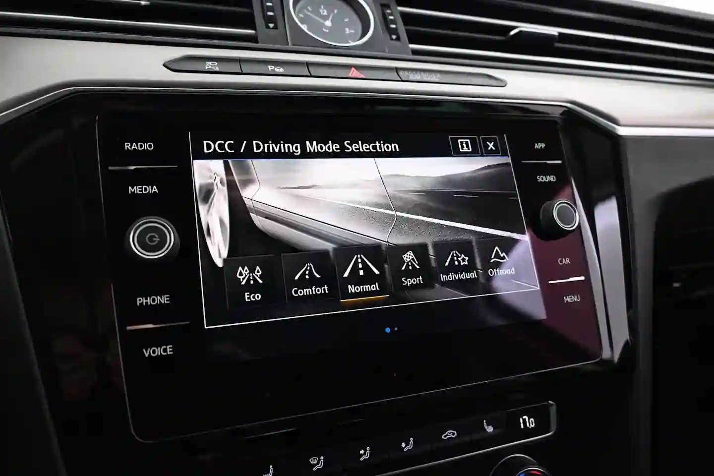 Car Image - 1FBi9mCdycl7sjD6C6FxyT