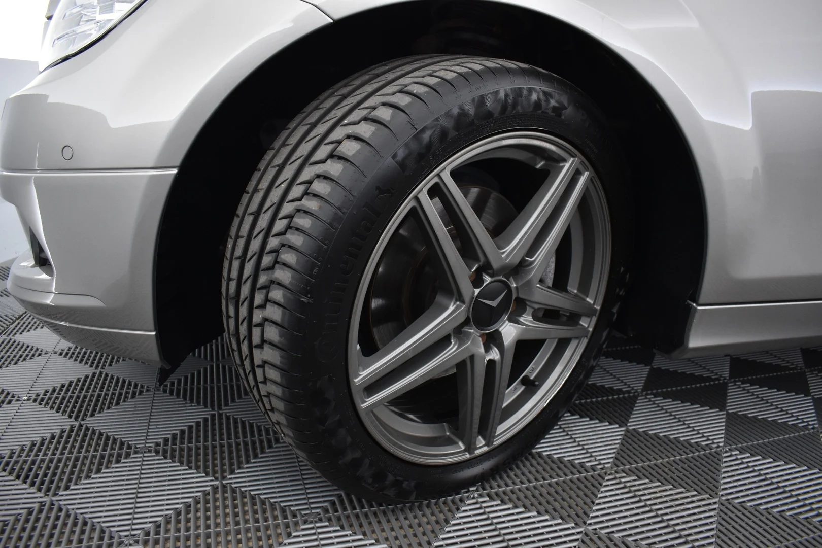 Car Image - 1lYvj1YY9j7C90mD6Y3QfK