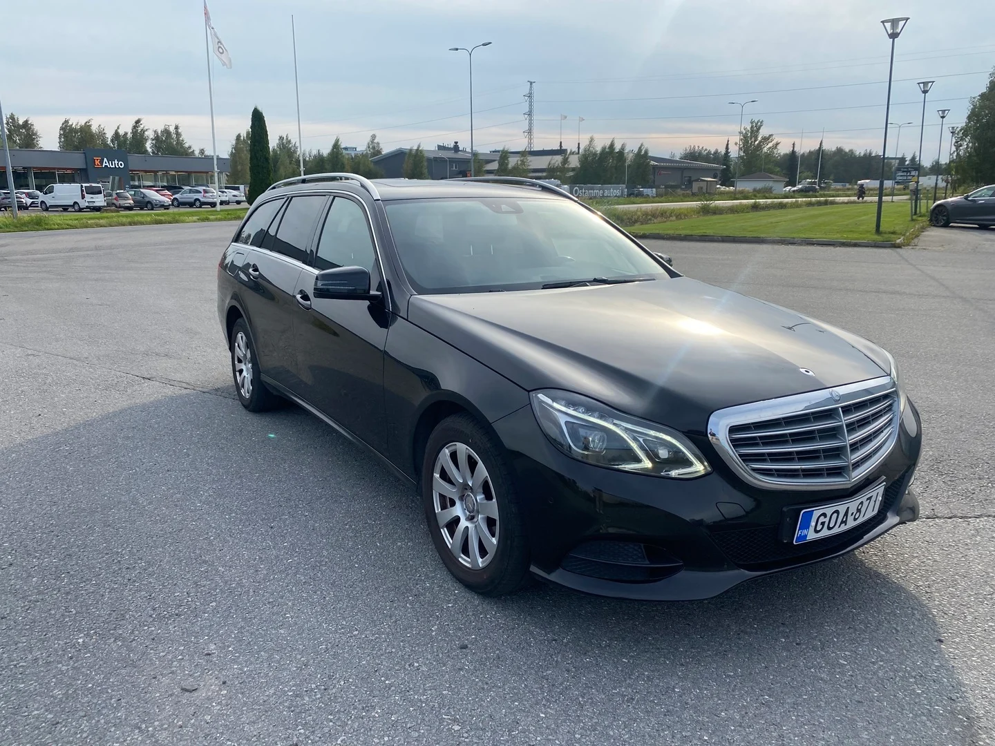 Car Image - 3szN3LYaWUyYkF34CiOPzO