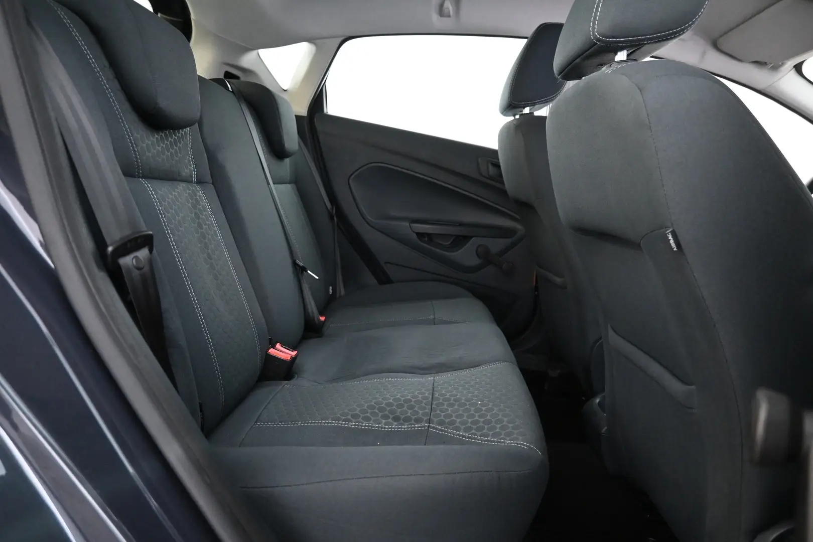 Car Image - 3ytGjuZwAALtMuRyTkGYPL