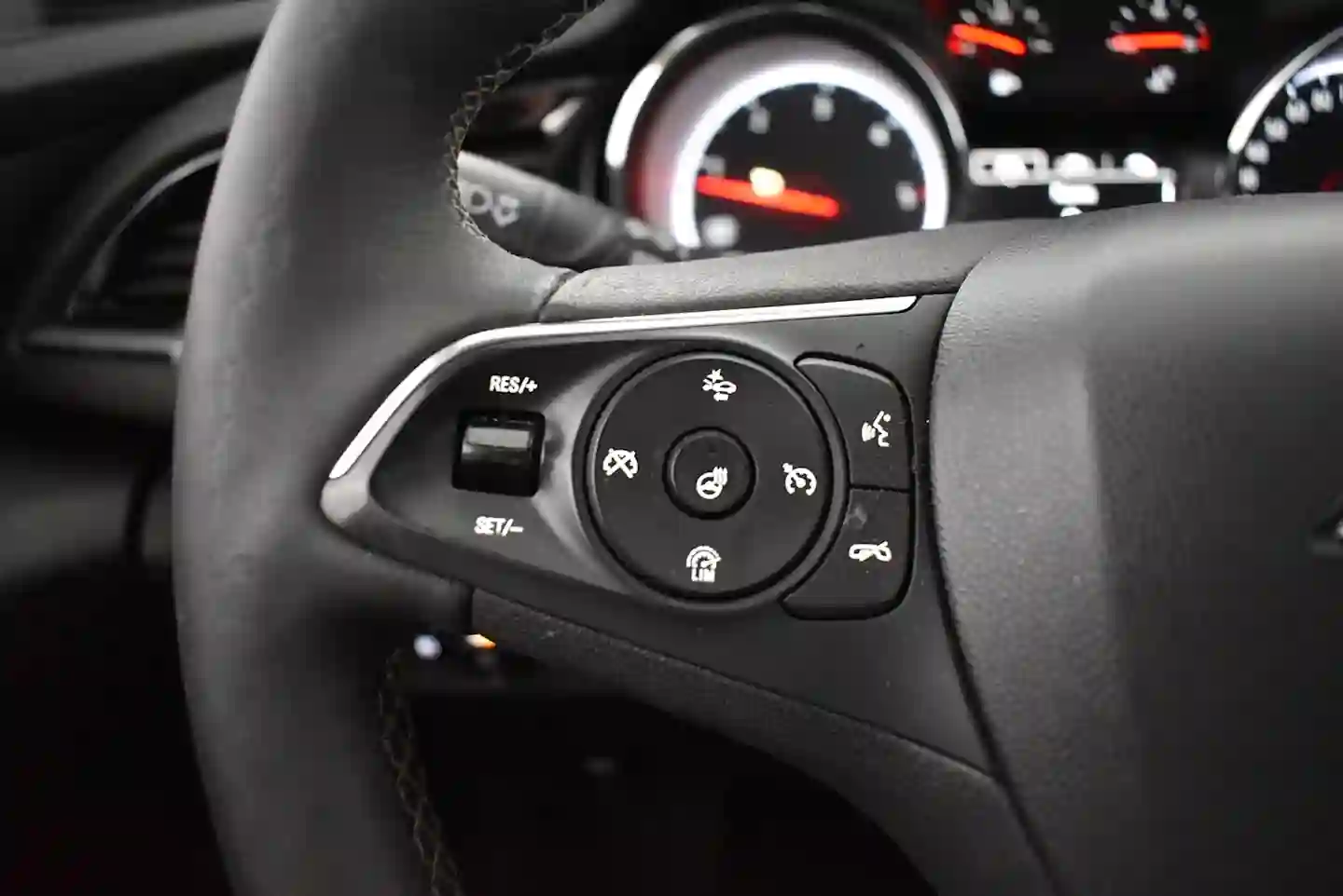 Car Image - 5dM8KUYFjm80xpGb3SBq3X
