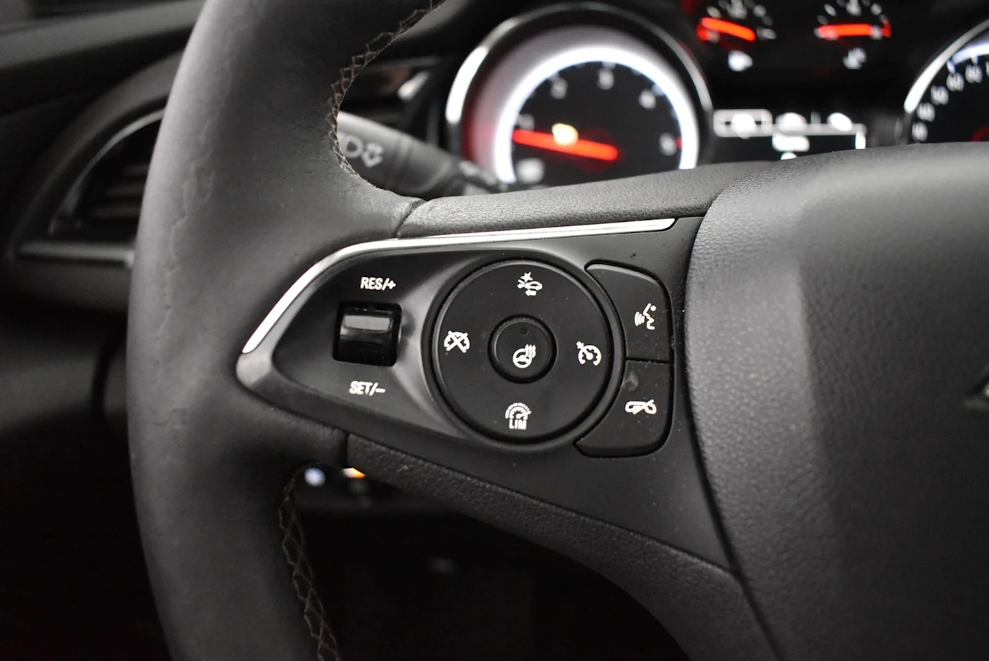 Car Image - 5dM8KUYFjm80xpGb3SBq3X