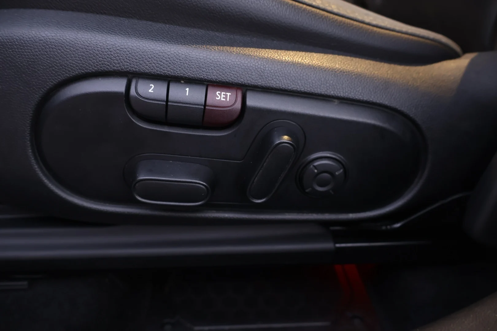 Car Image - 2ogx9V73PonYPecbH5ngwd