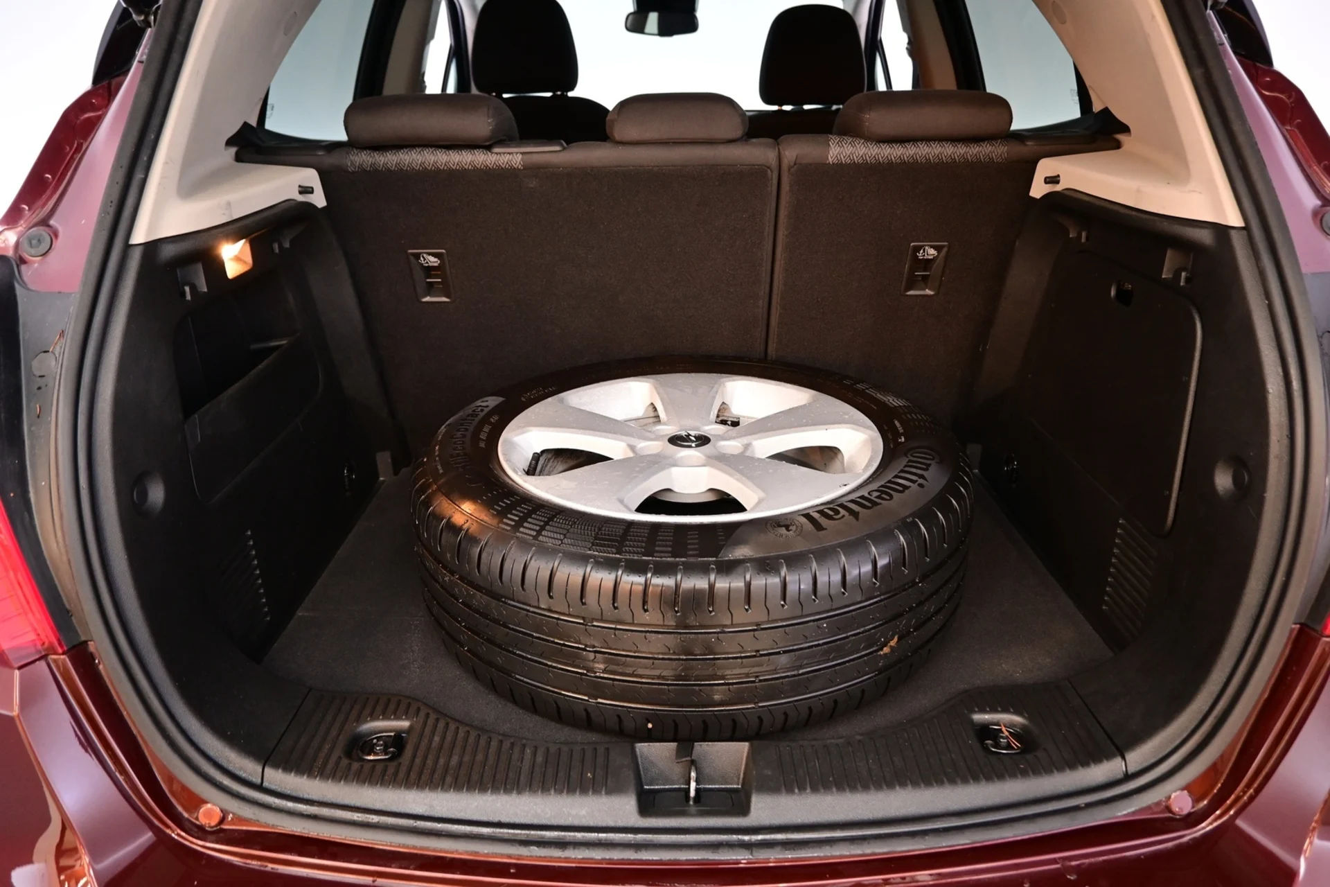 Car Image - IpkoJIOJOLLTSCJRKSNKz