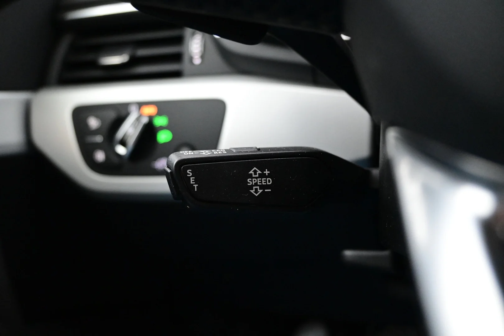 Car Image - 1aYcPEL33i1Z7Ka0vxQs1X
