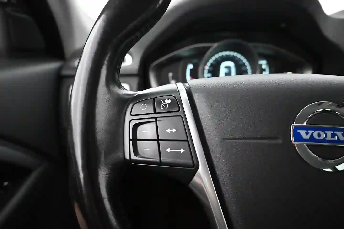 Car Image - 4Z9sYFg5yPwA9Q7q0lM0D8