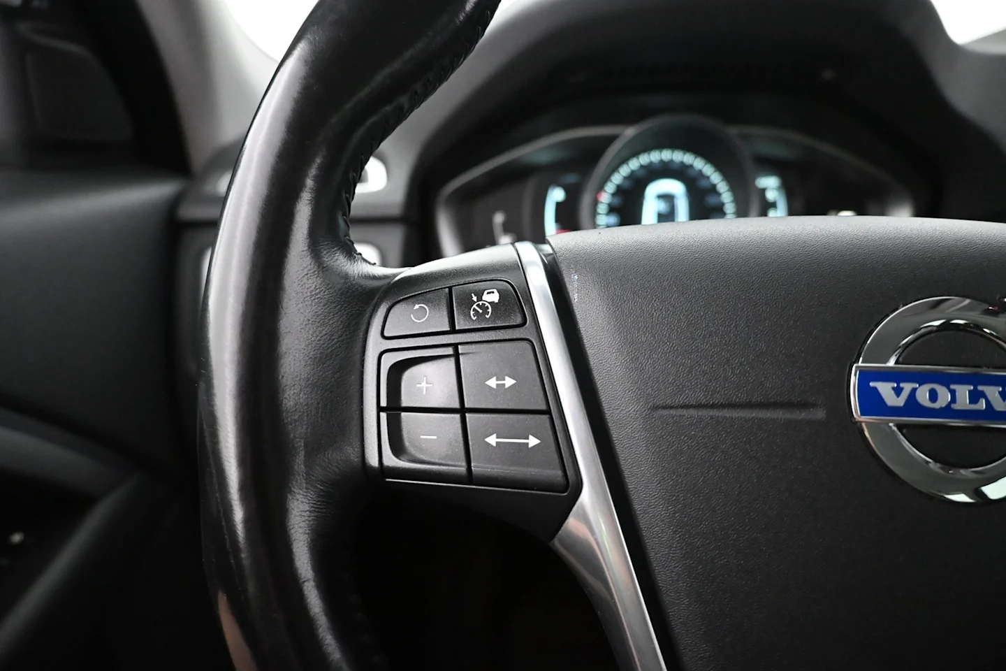 Car Image - 4Z9sYFg5yPwA9Q7q0lM0D8