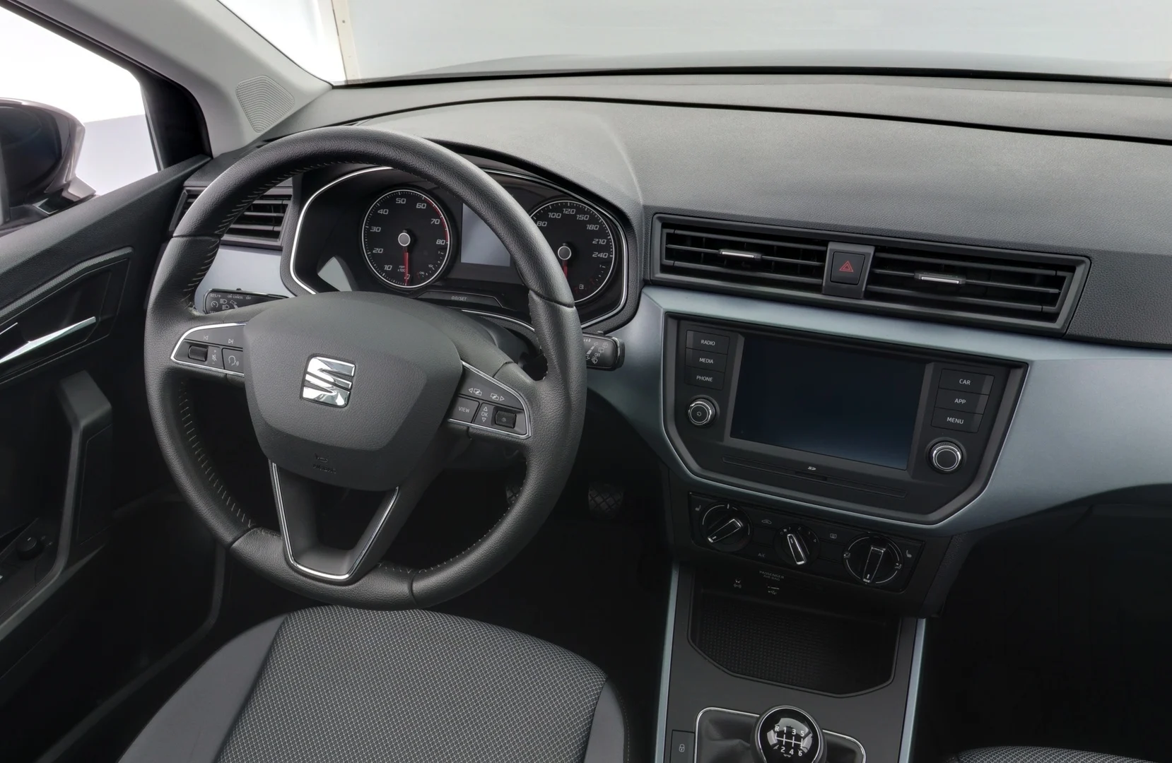 Car Image - 6IAmZ5VfryEH5vVhA40npy