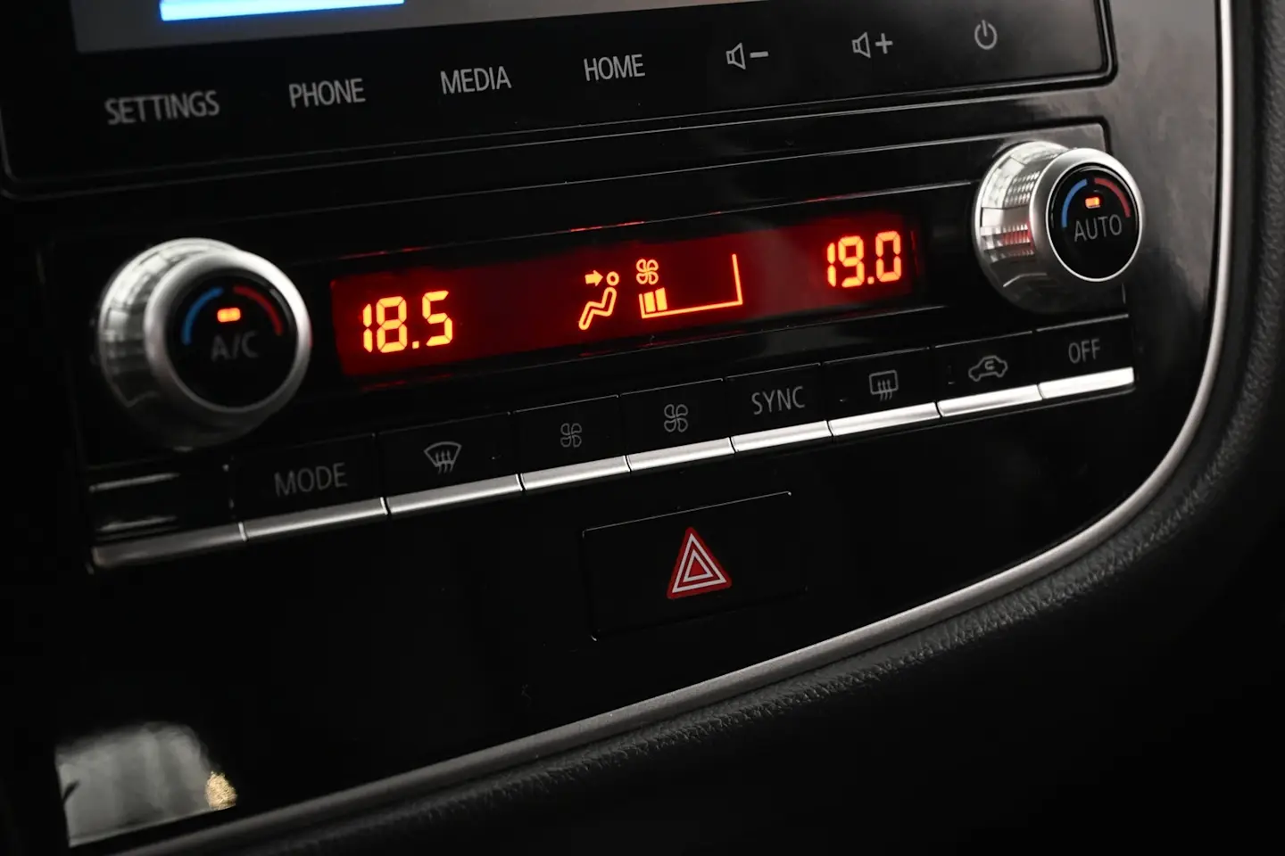 Car Image - 2TA5R7STDHfC6N9dbr8L6S