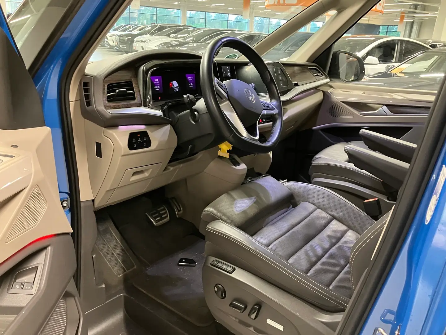 Car Image - 7t4zDog143lDTWgVlhEfIA