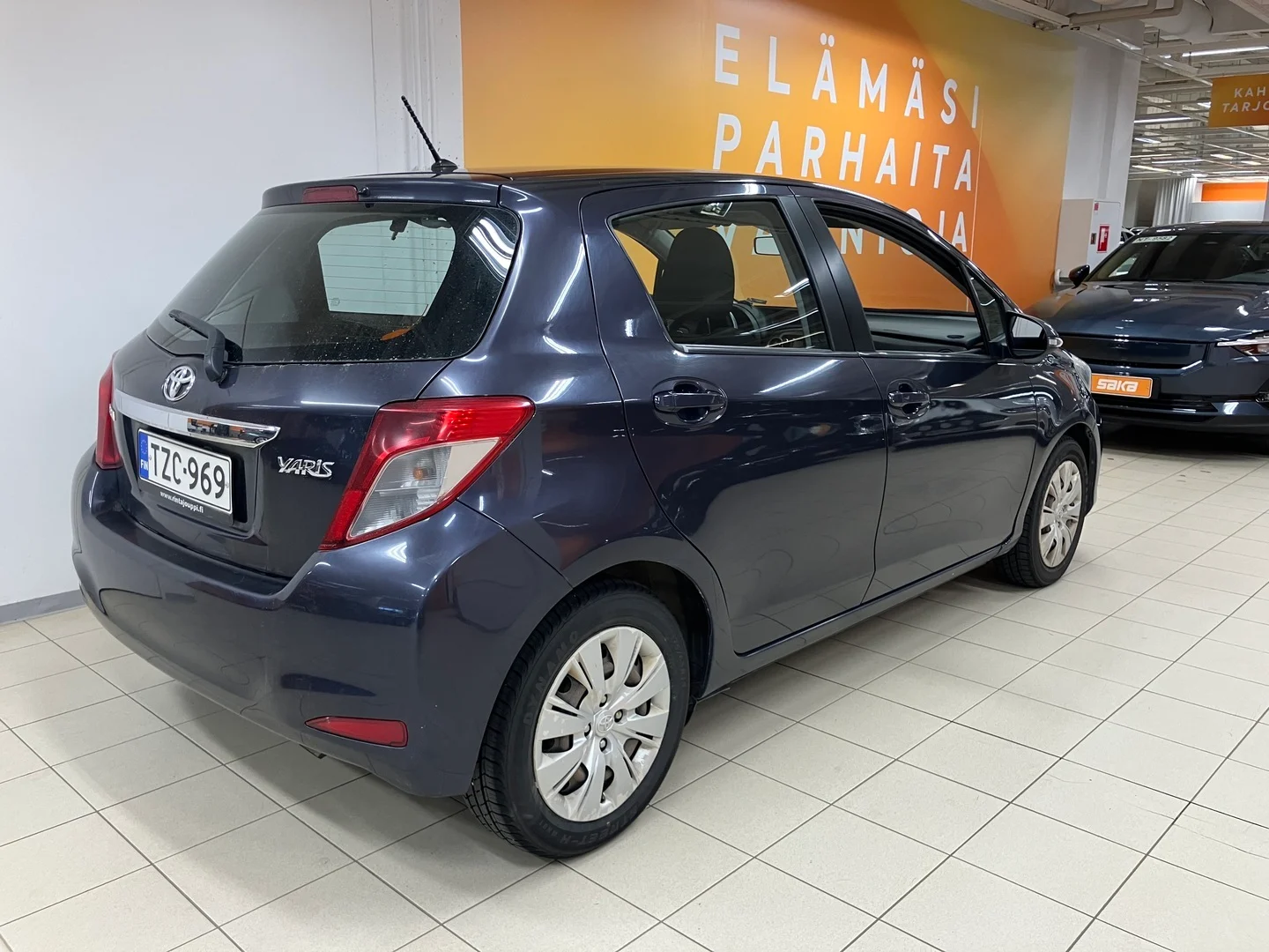 Car Image - 6QS1r0RON5Scq20GI0xMjd